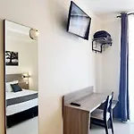 Esperance Hotel *